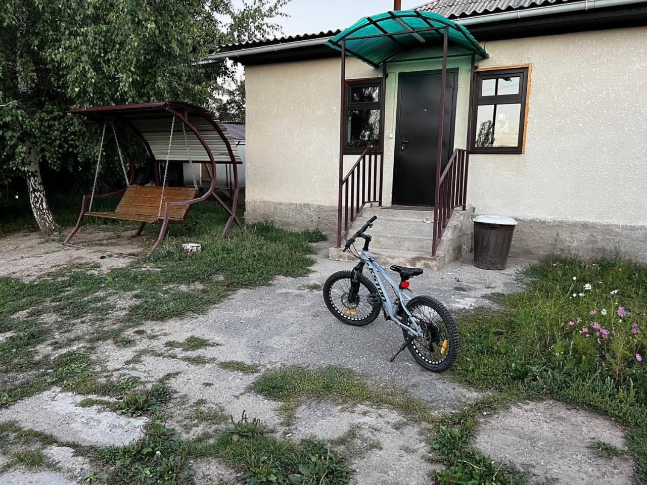 Bulak Hotel Karakol Buitenkant foto